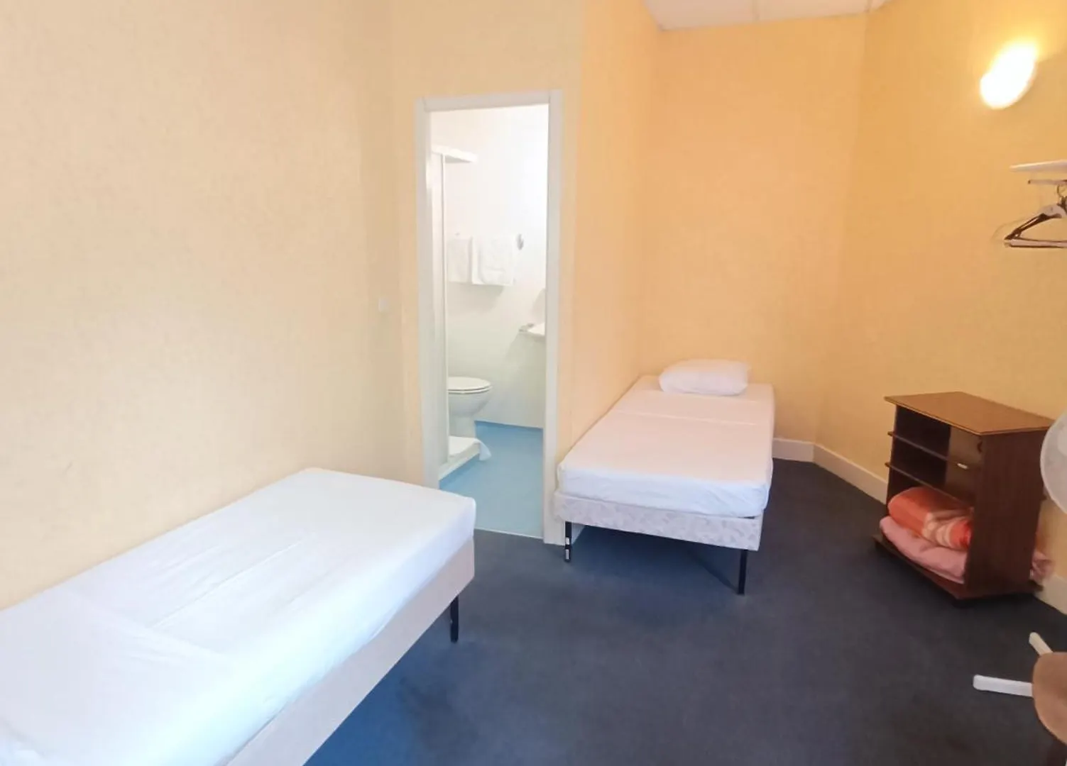 Chambre Chez Marie Et Didier 1 Minute A Pied Du Sanctuaire De Lourdes Gæstehus