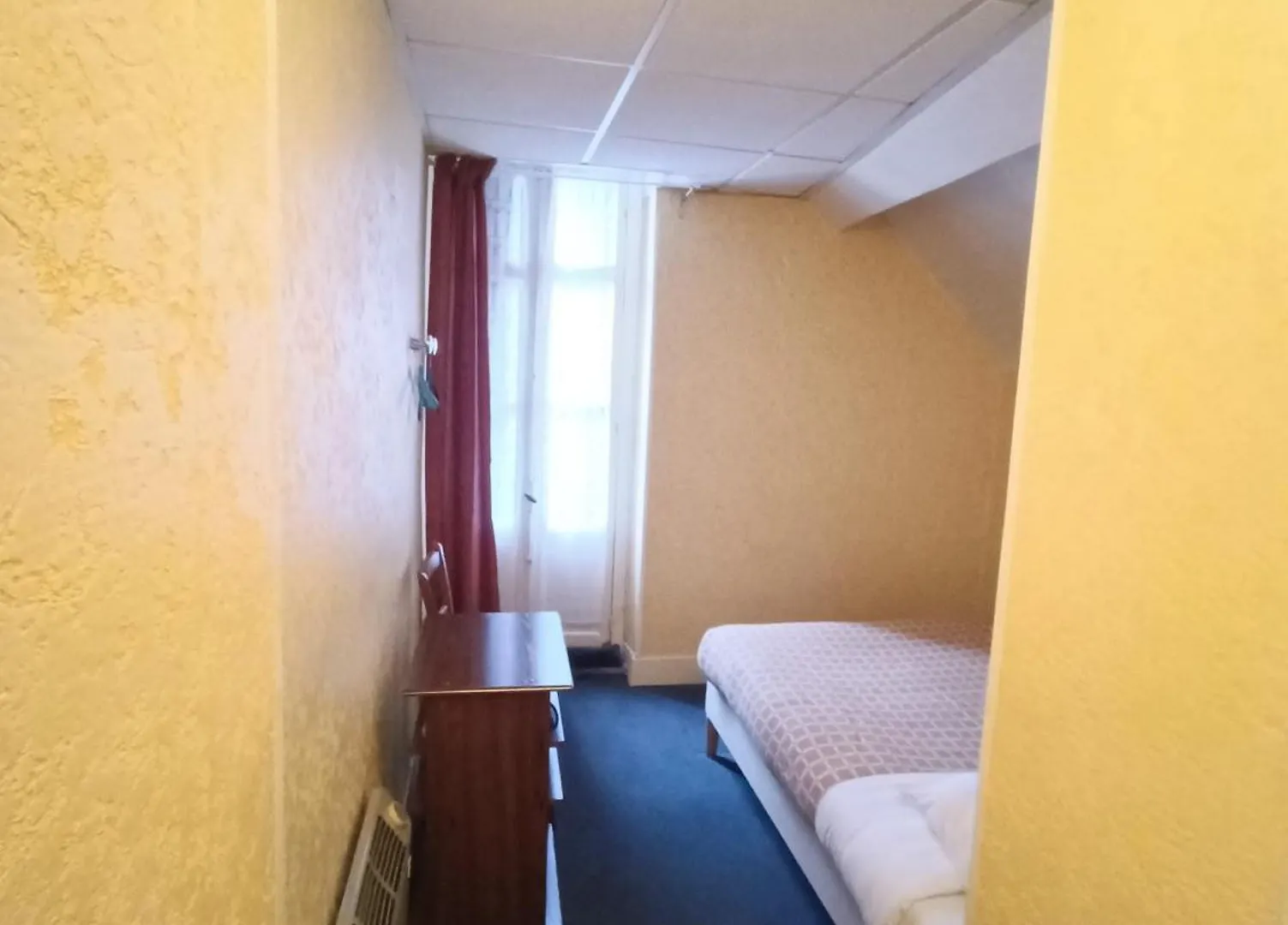 Chambre Chez Marie Et Didier 1 Minute A Pied Du Sanctuaire De Lourdes Guest house