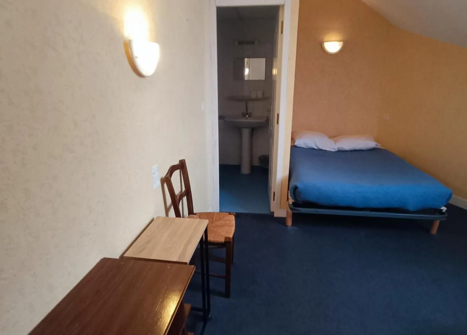 Chambre Chez Marie Et Didier 1 Minute A Pied Du Sanctuaire De Lourdes France